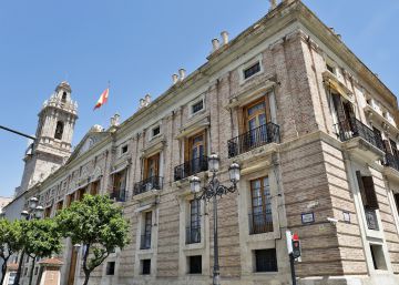 Las Cortes Valencianas piden que el Ejército abandone su principal sede en Valencia