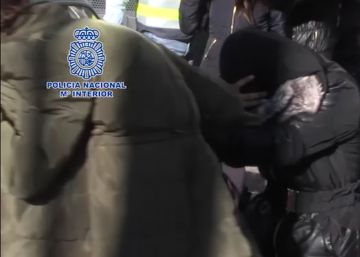 Desarticulada una red que prostituía a menores a las que obligaba a delinquir