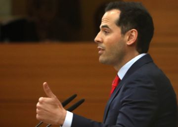 Aguado se arroga la dimisión de Cifuentes