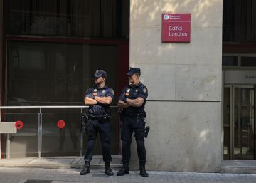 Pressions a tècnics, ajudes a dit, informes copiats d’internet... Així va funcionar la trama