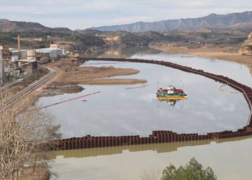 Desbloqueada la retirada de los restos tóxicos del embalse de Flix