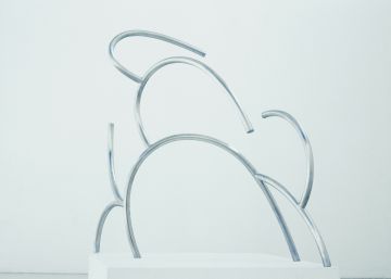Una exposición relaciona la obra del arquitecto Álvaro Siza y el escultor Andreu Alfaro