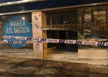 Ataque a la sede de Marea Atlántica tras las cargas policiales para desalojar un centro okupa