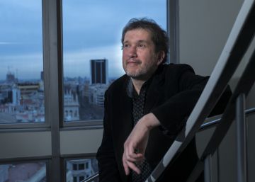Òmnium ‘avisa’ a Planeta