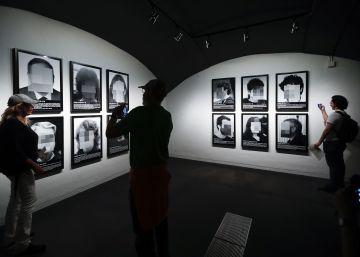 L’obra ‘Presos polítics’ de Santiago Sierra vetada a Arco arriba a Barcelona