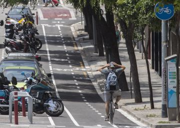 Clamor entre les entitats contra el fre als carrils bici a Barcelona