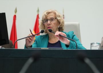 Carmena ofrece acoger en Madrid a 100 migrantes del Aquarius