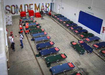 Un dispositivo de 2.300 personas recibe de madrugada en Valencia
a la flotilla del ‘Aquarius’