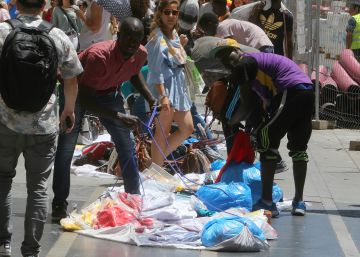 Los manteros toman la Gran Vía