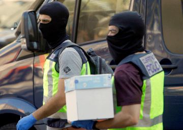 Detenidas 23 personas en un espectacular operativo contra el narcotráfico en A Coruña