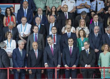 Sánchez se mueve al ritmo de Orozco y rompe el hielo con Torra en el palco