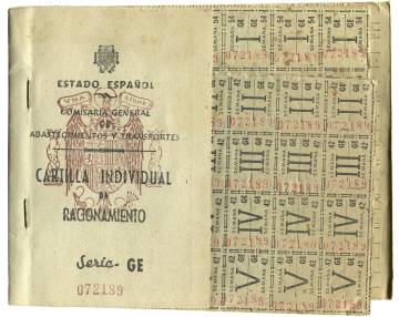 Cartilla individual de racionament dels anys 40.