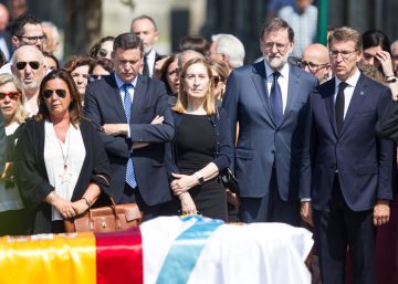 El PP hace un alto en las primarias para despedir a Albor