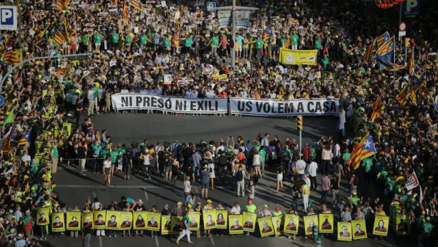 Protesta en Barcelona por la excarcelación de los políticos presos.