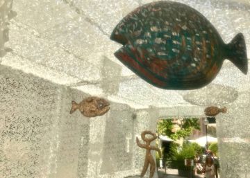 Jordi Gispert crea un recinto de arte con tela de camuflaje ártico