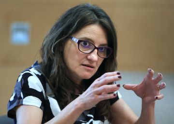 Oltra afirma que promocionar la lengua más débil de un territorio es una obligación política