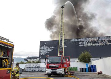Un incendio destruye dos millones de kilos de queso en Agurain