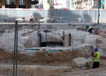 Las obras del metro en Gran Vía desentierran el hueco del ascensor original de 1919