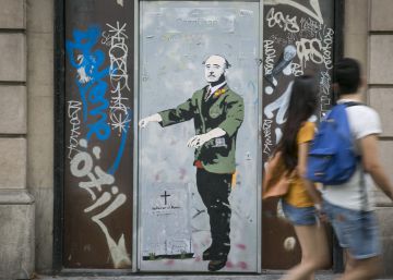 Franco ‘ressuscita’ disfressat de Frankenstein a la plaça Urquinaona