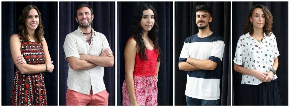 Julia Martínez, Román García, Ainara Álvarez, Hugo García y Ana Ramírez, usuarios del abono joven cultural.