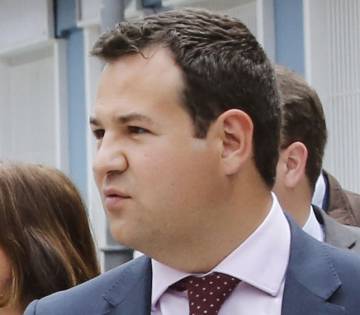 La vanguardia de Casado en Madrid: banderas de España, menos impuestos y ayudas a las familias