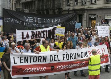 Els crítics amb Colau protesten per l’incivisme i la inseguretat