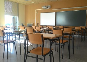 El curso escolar arranca con 58 aulas y 90 profesores menos en Galicia, según CC OO