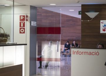 A la sanidad pública para tratar tumores y a la privada para dolencias de bajo riesgo