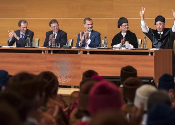 El Rey anima a potenciar las universidades porque su prestigio es también el de España