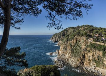 Els municipis surten al rescat de la Costa Brava