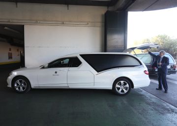 Más urnas que tumbas en los funerales madrileños