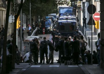 Los Mossos desalojan una casa ‘okupa’
en Gràcia