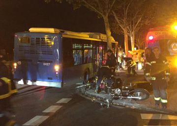 Muere un motorista tras chocar con un autobús de la EMT en Puente de Vallecas