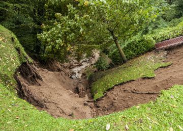 El temporal se traga una fuente de Viladrau