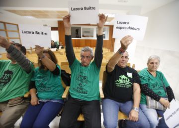 “¿No os fiais de mi palabra?” Y se hizo el silencio