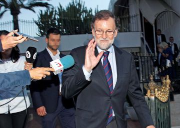 Rajoy se despide del Registro de Santa Pola con una comida multitudinaria
