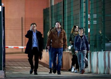 Iglesias y Puigdemont hablan 45 minutos por teléfono y coinciden en “abrir espacios de diálogo”