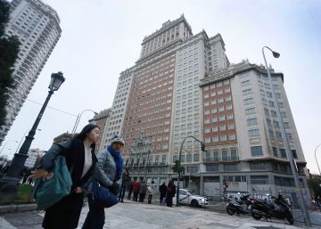 El Edificio España contará con cinco macrotiendas en las primeras plantas