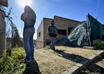 Dos detenidos tras desmantelar tres campos con 15.000 plantas de marihuana en Girona