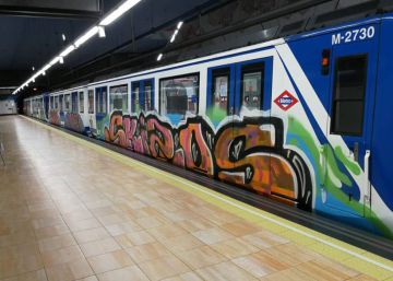 Varios grupos de grafiteros irrumpen en diferentes puntos del metro