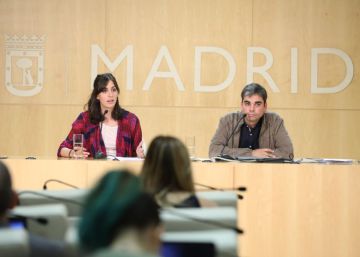 Cruce de acusaciones en los chats de Podemos tras la crisis de los seis ediles de Carmena Cruce de acusaciones en los chats de Podemos tras la crisis de los seis ediles de Carmena