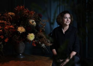 Sally Hambleton: “Dejé los números por las flores y soy muy feliz”