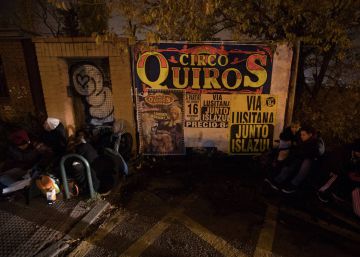 El Defensor del Pueblo investiga la gestión del asilo que fuerza a los inmigrantes a dormir en la calle
