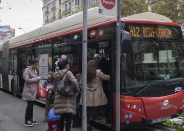 El nou bus ràpid de Barcelona es queda lluny de la velocitat prevista