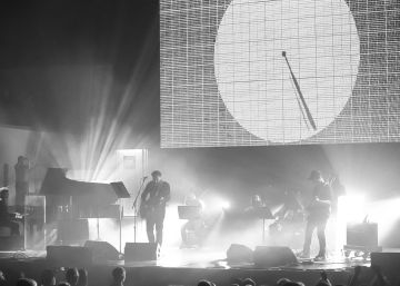 Avería y redención sinfónica de Los Planetas en Valencia