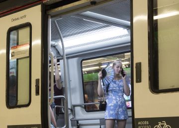 TMB detecta amiant en 93 de 203 vagons de metro