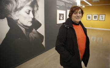 Lola Garrido posa en la sala Artegunea de San Sebastián.
