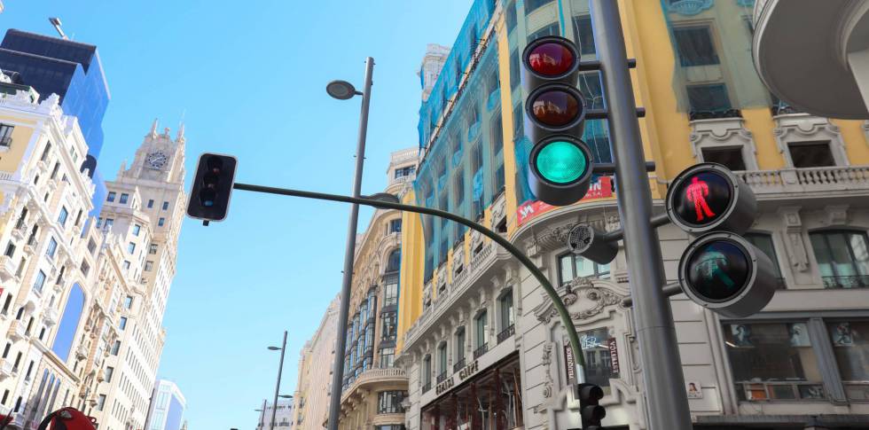 Los nuevos semáforos de la Gran Vía.