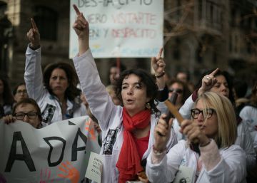 Els metges desconvoquen la vaga després d’acceptar l’oferta del Govern d’injectar 100 milions a la primària