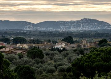 Un projecte amenaça a duplicar l’edificació en un poble de l’Alt Empordà